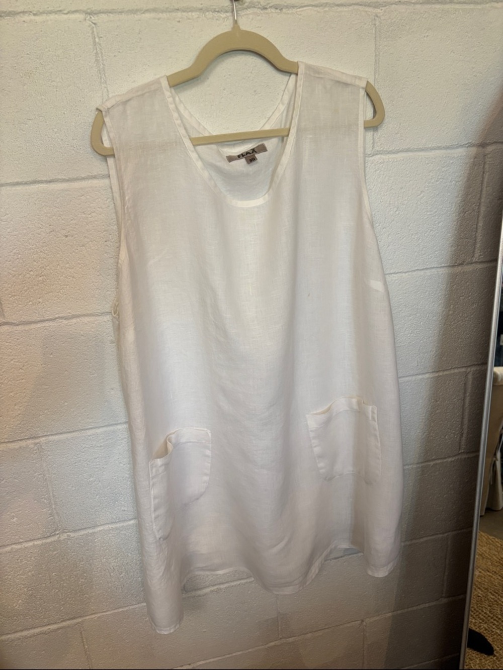 Flax White Linen Sleeveless Tunic with Front Pockets